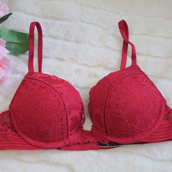 Victoria's Secret Other - VS/ Bombshell Plunge  Push Up Bra 32A